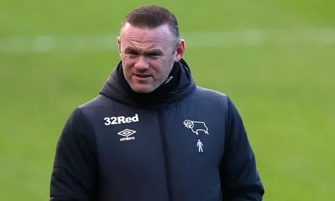 Rooney lên tiếng sau khi "hút máu" Man Utd