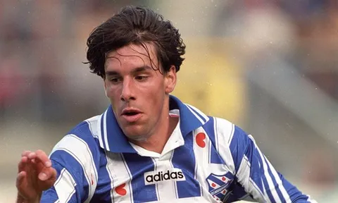 Đoàn Văn Hậu là "hậu bối" của những danh thủ nào tại SC Heerenveen?
