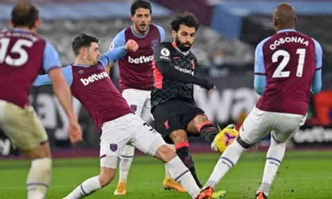 Salah đẳng cấp, Liverpool phả hơi nóng vào gáy Man Utd