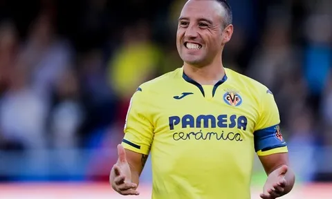 Santi Cazorla khẳng định 1 HLV đã sẵn sàng dẫn dắt Barcelona
