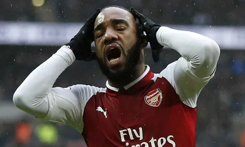 Sao Arsenal tự hủy hoại sự nghiệp vì bê tha