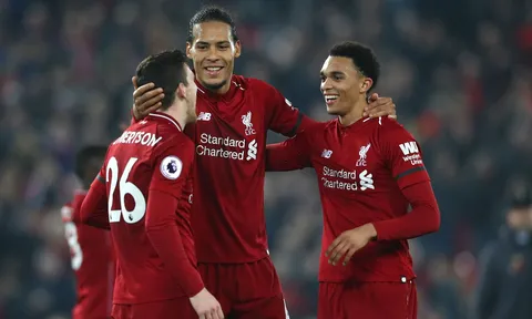 Sao Liverpool 'bị' phát hiện quyên góp một khoản khổng lồ cho quê nhà