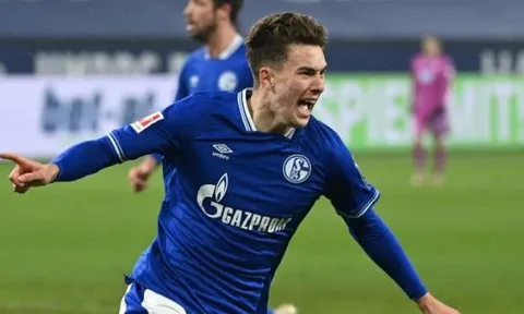 'Sao mai' lập hat-trick, Schalke đã biết thắng sau 30 trận
