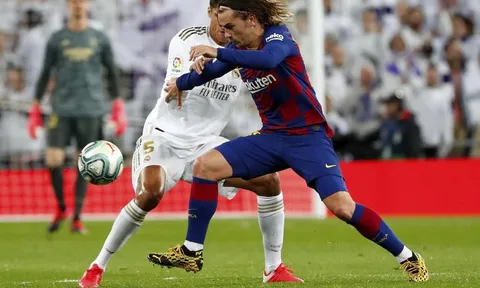 Sắp mất vị trí vào tay bom tấn, Griezmann ra động thái cực gắt