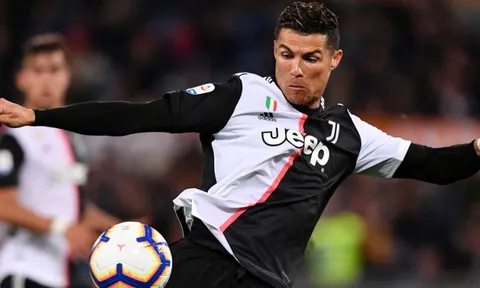 Sarri lên kế hoạch khủng, giúp Ronaldo vượt qua... Higuain