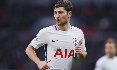 Sau MU, đến lượt Tottenham thiệt quân trước thềm mùa giải mới