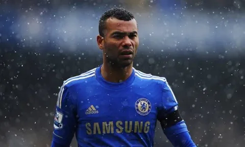 Sau tất cả, Ashley Cole hé lộ sự thật vụ rời Arsenal để tới Chelsea