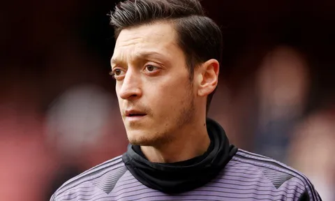 Sau tất cả, Aubameyang phá vỡ im lặng về Ozil