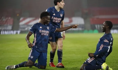 Bom tấn thức tỉnh, Arsenal ngược dòng nhấn chìm Southampton
