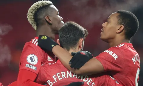 Sau vòng 17 Premier League: Liverpool run rẩy, M.U bứt tốc; Điên rồ Top 4