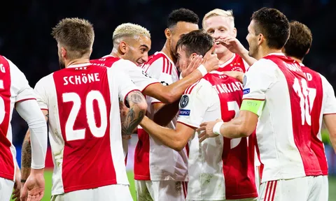 Sau Ziyech, Chelsea tiếp tục 'rút ruột' Ajax mang về cơn lốc cánh trái