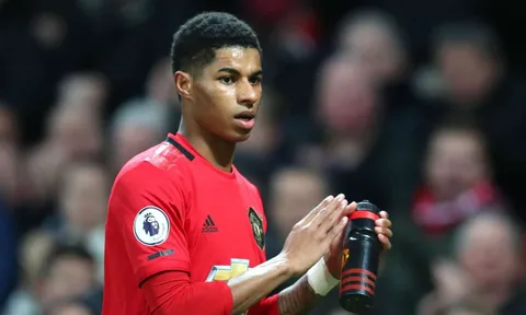 Scholes: "Đến khán đài, tôi không nhìn bóng, chỉ nhìn cậu ấy"