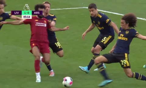 Đây! Hình ảnh ấn tượng nhất của Salah trong trận thắng Arsenal