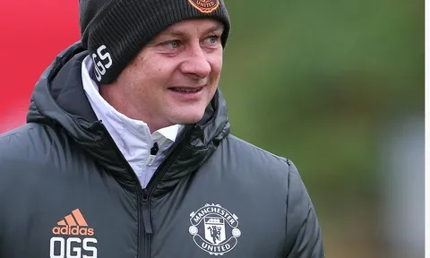XONG! Solskjaer tàn nhẫn, Man Utd đẩy đi hàng loạt cái tên
