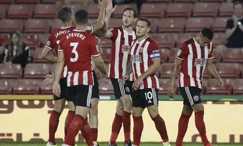 Vì sao cầu thủ Sheffield bị cấm đổi áo với cầu thủ Liverpool?