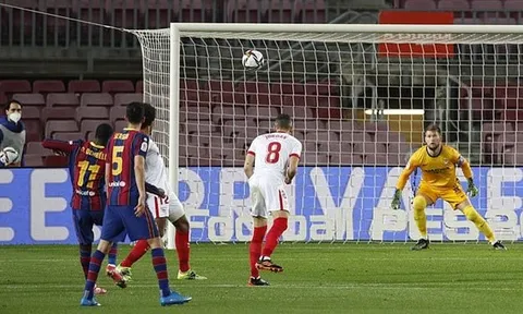 Bom tấn Barcelona khiến đối thủ đứng nhìn với siêu phẩm cháy lưới