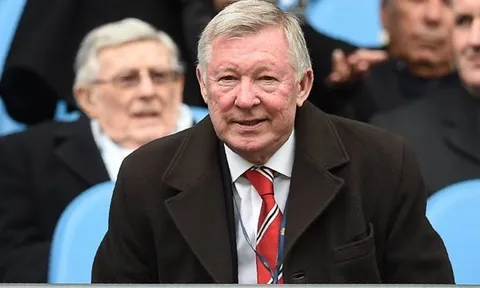 Sir Alex: 'Cậu ta gọi lúc 3 giờ rưỡi sáng để báo Liverpool đã vô địch'
