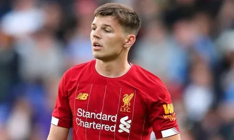 Sau huyền thoại Bayern, La Viola nhắm tới em họ của tượng đài The Kop