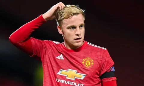 Huyền thoại chỉ ra việc Van de Beek nên làm ngay với M.U