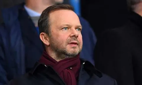 Ed Woodward bất ngờ xuất hiện, tổ chức họp kín với các cầu thủ Man Utd
