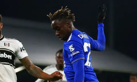 Đã có thỏa thuận, ''người thừa'' Leicester vẫn phải chờ được ra đi