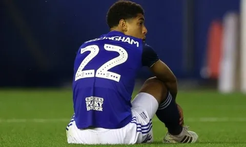 Birmingham City gây sốc khi treo vĩnh viễn số áo Jude Bellingham
