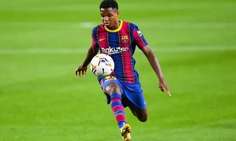 Giữa tâm bão, Barca cùng HLV Koeman nhận cú hích quá lớn từ Fati
