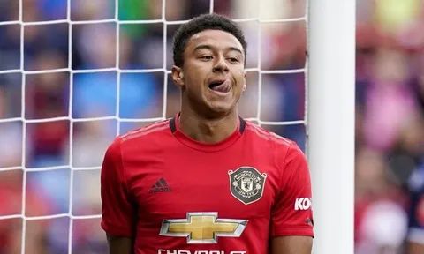 Fan Man Utd: "Không thể bán cậu ta, chẳng đội nào sẽ muốn mua đâu"