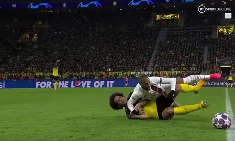 SỐC! Cay cú, Neymar thúc cùi chỏ thẳng mặt Witsel và cái kết