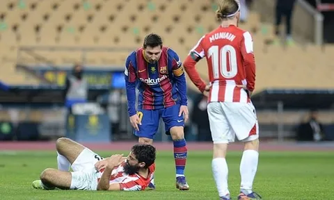 SỐC! Đánh nguội, Messi lần đầu nhận ngay cái kết đắng