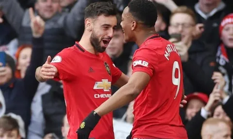 SỐC! Fernandes làm điều không tưởng với Pep Guardiola ngay trên sân