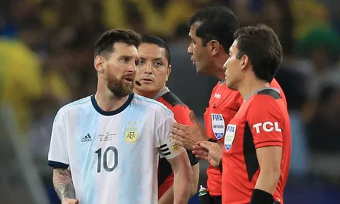 SỐC! Messi điên tiết chửi rủa sau thất bại: "Toàn một lũ vô dụng"