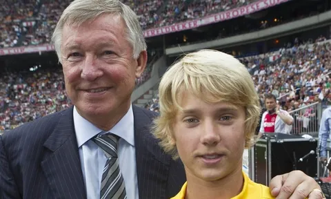 SỐC: Sir Alex trực tiếp đến sân xem De Ligt thi đấu từ năm 2011