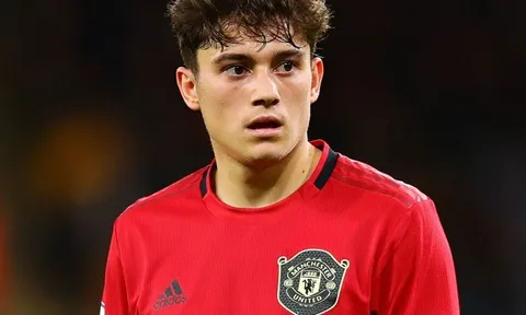Dàn xếp oái oăm, tân binh Man Utd bị phơi bày yếu điểm khó đỡ