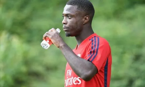 Tập buổi đầu, Pepe biến hai sao Arsenal thành những 'gã hề'