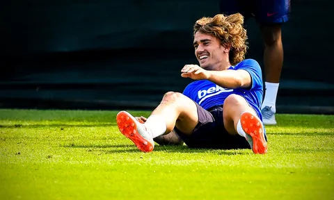 SỐC: Tập buổi đầu ở Barca, sao 120 triệu bị "hạ nhục" 2 lần