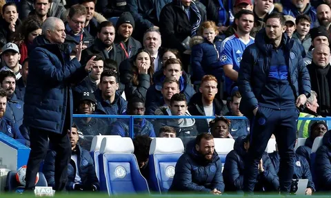 SỐC! Thua mất trí, Mourinho từ chối bắt tay Lampard