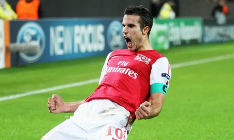 SỐC! Van Persie tuyên bố Arsenal là "kẻ phản bội"