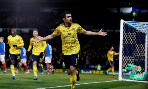 Sokratis Papastathopoulos, người giúp Arsenal tiến vào tứ kết FA Cup, là ai?