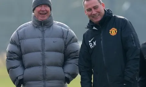 Solskjaer "ghẻ lạnh" sao Man Utd khiến "cánh tay phải" của Sir Alex sửng sốt