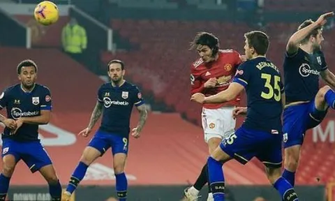 Southampton sớm 'tự hủy', Man Utd giành thắng lợi 9 sao