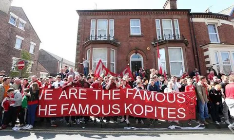 Liverpool khuyến cáo CĐV 'không để lộ thân phận' ở Napoli, tránh nguy hiểm