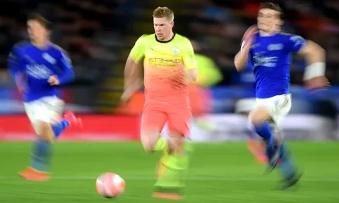 2 tình huống giúp Man City thoát thua tại King Power