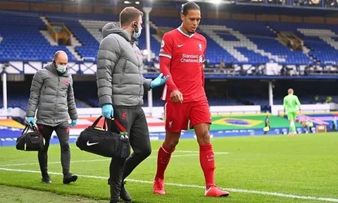 Steven Gerrard chỉ ra Van Dijk của Man Utd