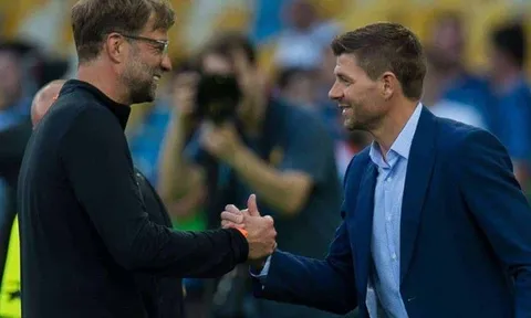 XONG! Steven Gerrard đáp trả tin đồn thay Klopp dẫn dắt Liverpool