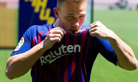 Sự nổi loạn của Arthur Melo là cái giá Barca phải trả