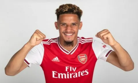 "Tân binh đó sẽ không bước thẳng vào đội hình Arsenal"