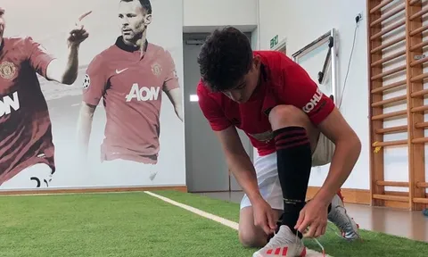 Tân binh Man Utd tập luyện điên cuồng trước ngày gặp Solskjaer