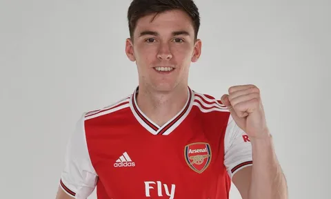 Tân binh thứ 5 rạng rỡ ra mắt Arsenal