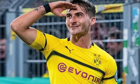 "Tàng hình" ở Signal Iduna Park, "hàng thải" của Dortmund vẫn hot trên TTCN
